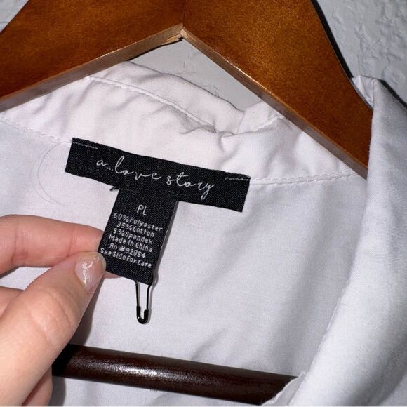Women's A Love Story White Half Sleeve Button Down Collared Shirt - Picture 5 of 6